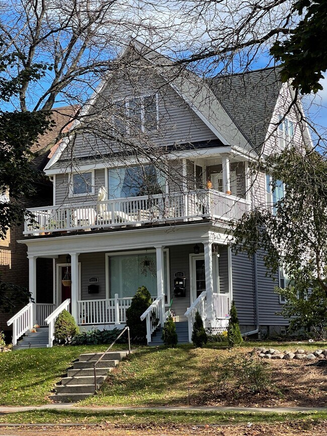 Foto del edificio - 3222 N Humboldt Blvd