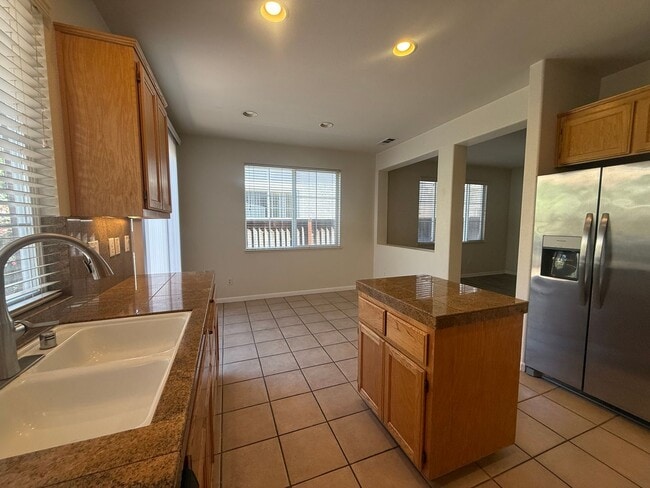 Building Photo - 2145 Kingsbury Cir