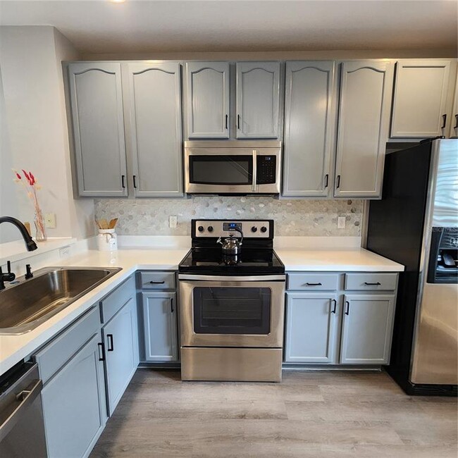 Building Photo - 10672 Savannah Wood Ct