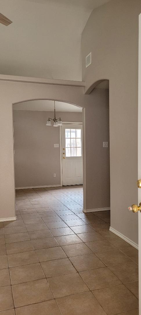 Building Photo - 624 DFW Dr