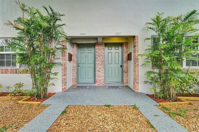 Foto del edificio - 1227 SW 8th Ave