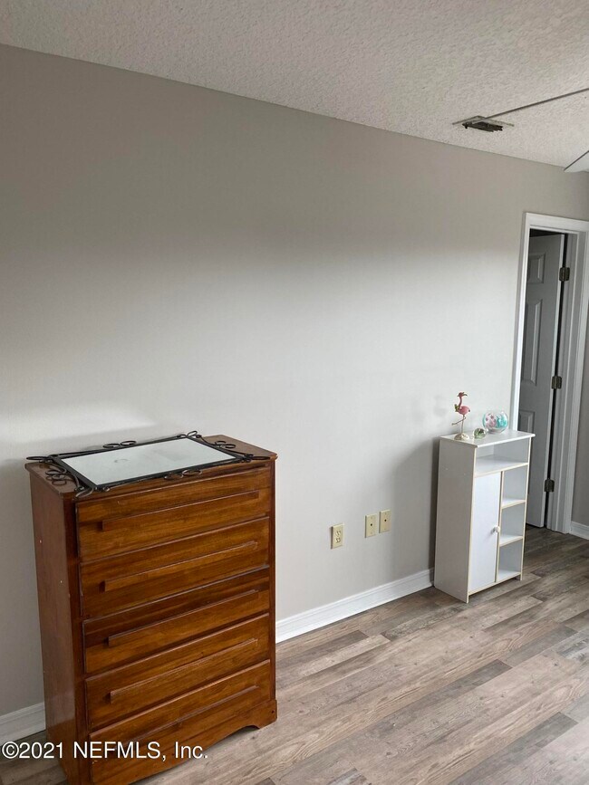 201 10th Ave N Unit 301, Jacksonville Beach, FL 32250 Condo for Rent in Jacksonville Beach, FL