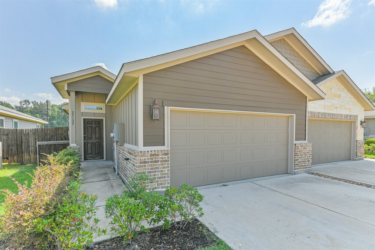 Primary Photo - 25124 Pacific Wren Dr