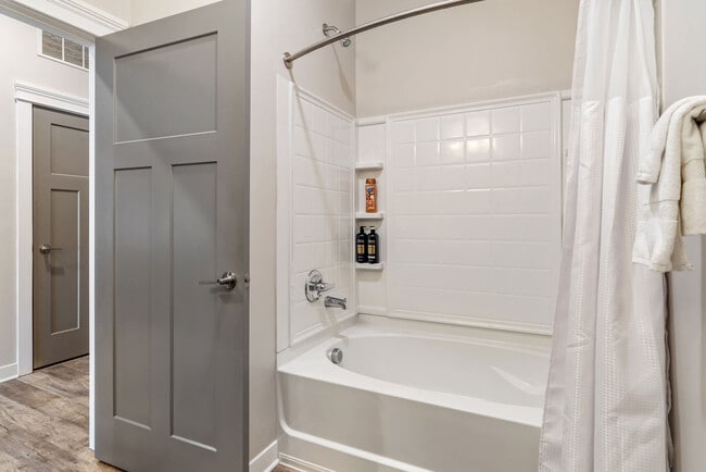 Building Photo - 501n N New Jersey St