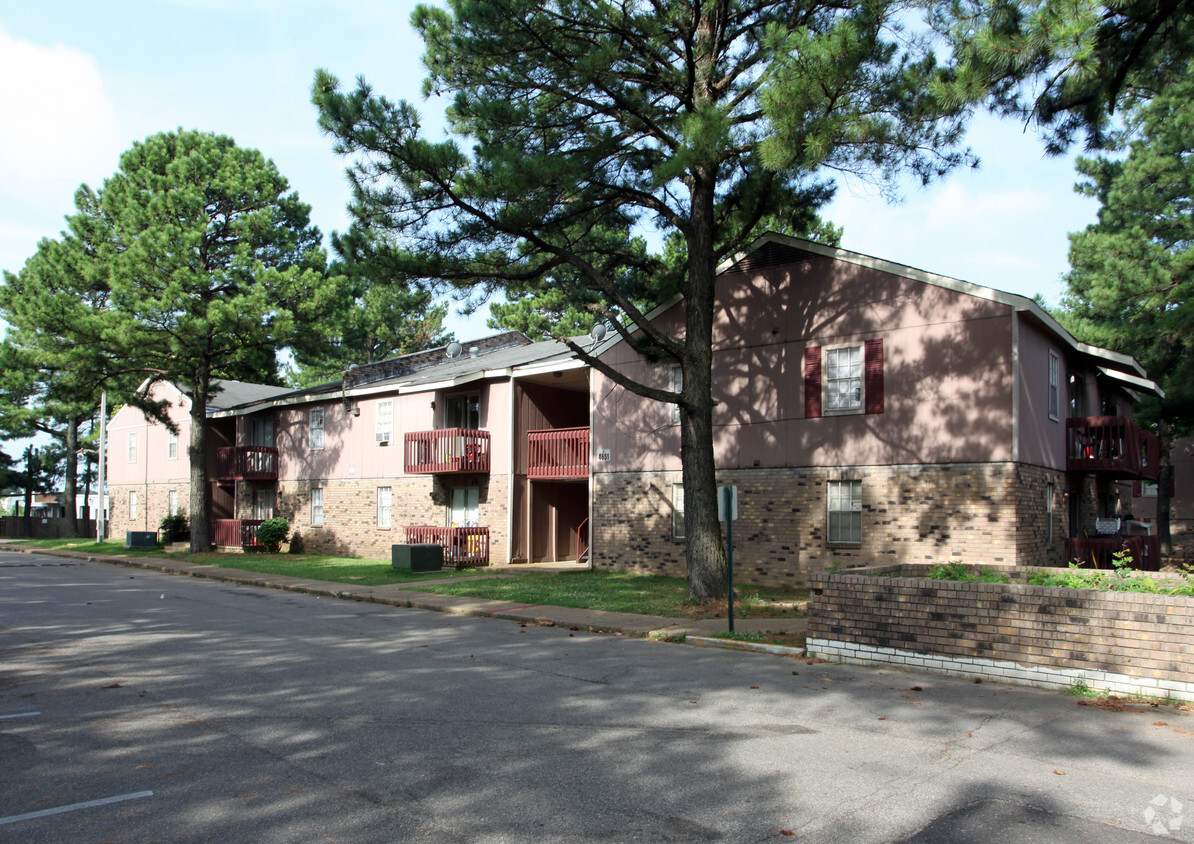 Primary Photo - Dogwood Trace