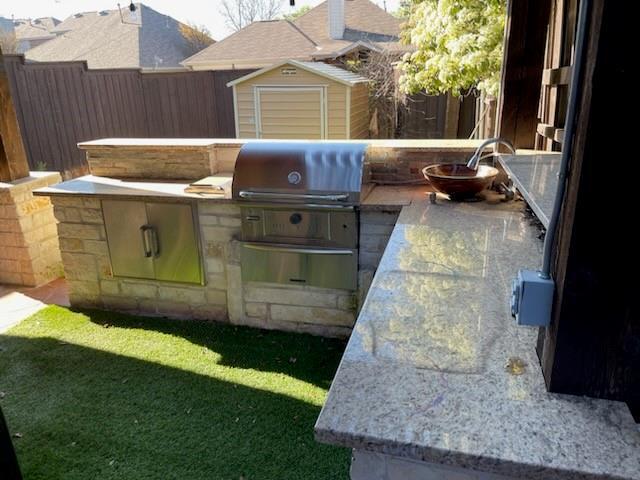 Foto del edificio - 5913 Hidden Pine Ln