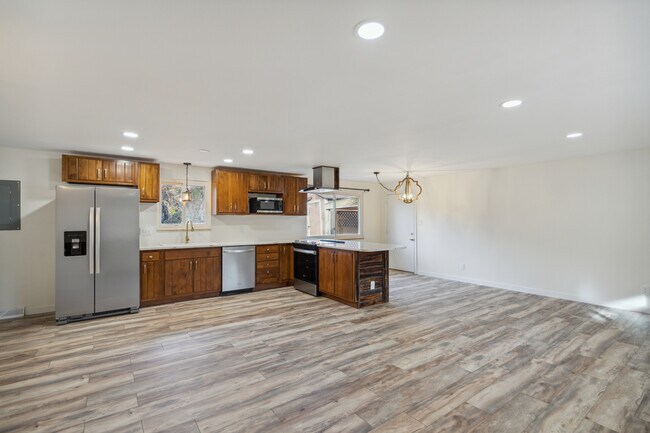 Foto del edificio - 130 Washburn Ct