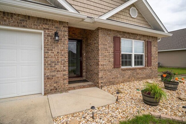 Foto del edificio - 8753 Bradfield Dr