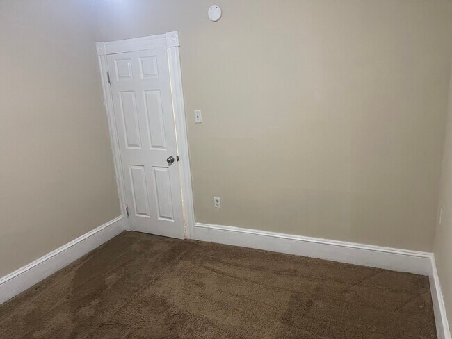 Foto del edificio - 684 Bennett St