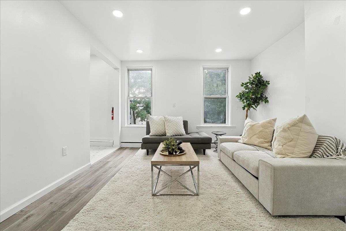 Foto principal - 283 GRIFFITH St