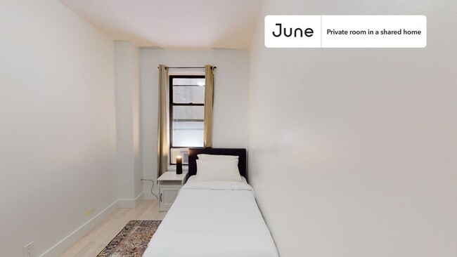 Room in Shared 4 bed/2 bath home - Room in Shared 4 bed/2 bath home