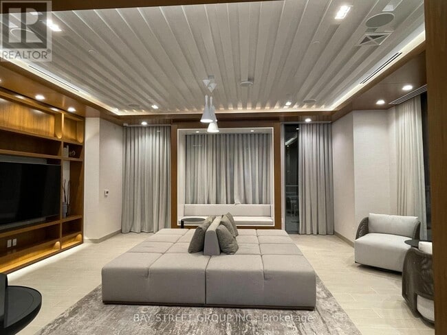 Building Photo - 70 Annie Craig Dr