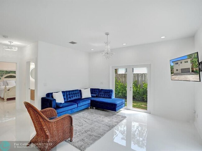 Foto del edificio - 833 SW 17th St