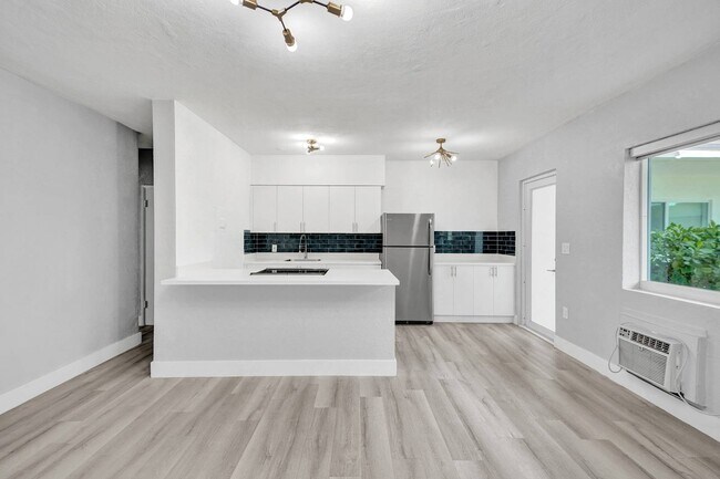 Foto del edificio - 9270 E Bay Harbor Dr