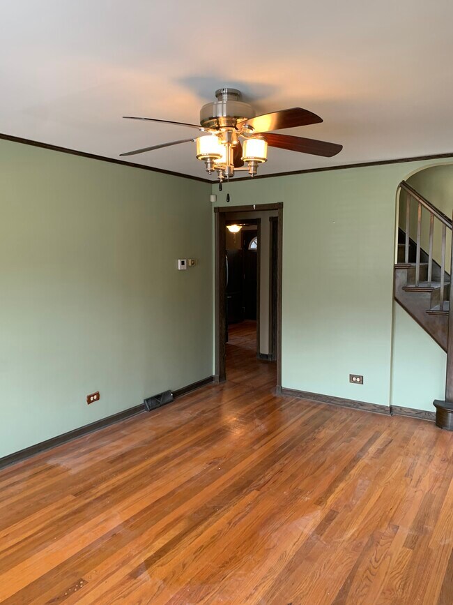 Building Photo - 163 Parkside Ave