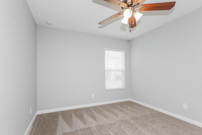 Building Photo - 2114 SW Biella Ave