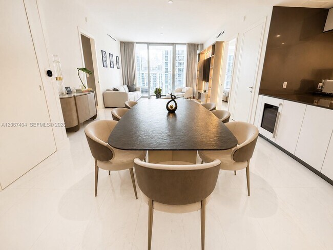 Foto del edificio - 300 Biscayne Blvd Way