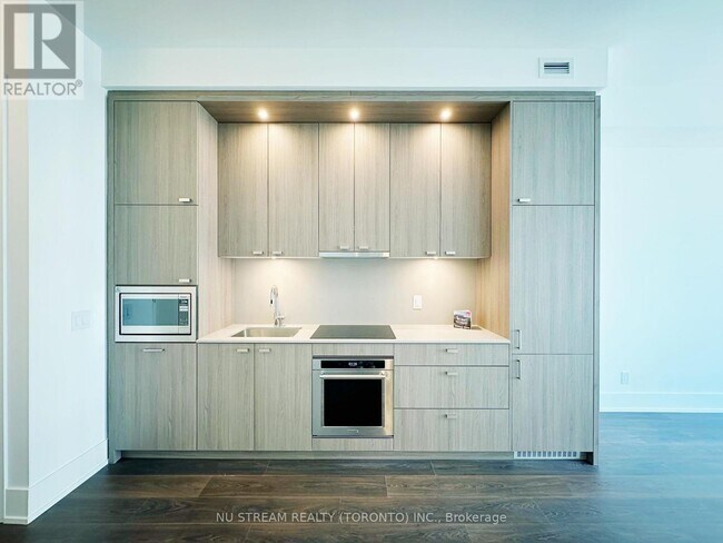 Building Photo - 115 Denison Ave