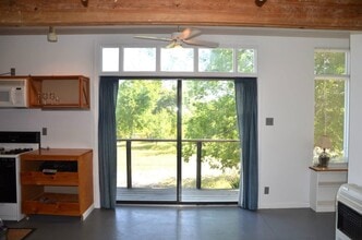 Building Photo - 143 Davis Rd