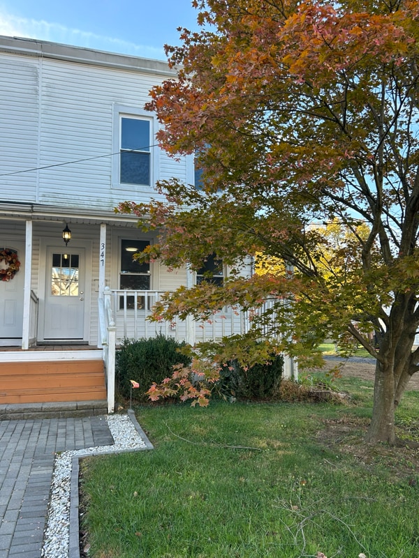 Primary Photo - 347 W Woodland Ave