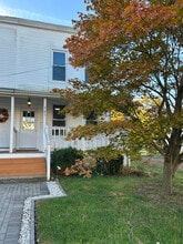 Building Photo - 347 W Woodland Ave