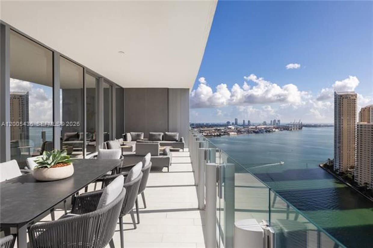 Photo - 300 Biscayne Boulevard Way unit 2802E, Miami, FL 33131