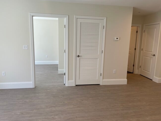 Building Photo - Brookside Apartments