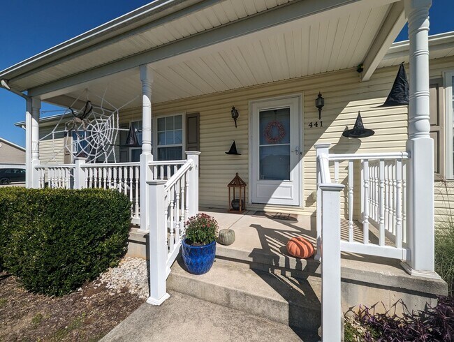 Building Photo - Spacious 3-Bedroom Gem at 441 W Chestnut R...