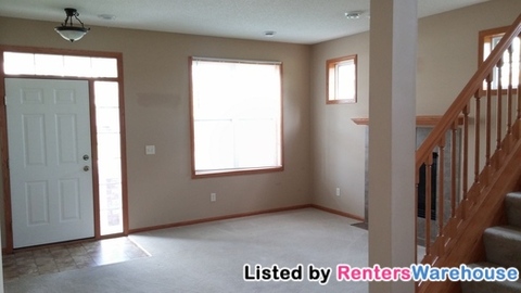 Building Photo - 1542 Independence Dr