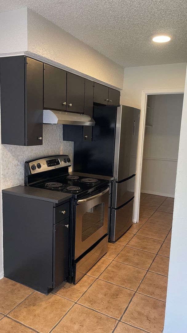 Foto del edificio - Great 2 Bed/ 1 Bath With Easy Access to 18...