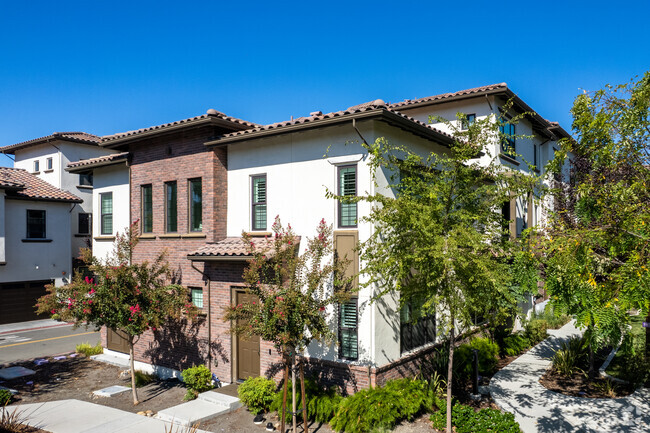 Foto del edificio - Las Positas Townhomes