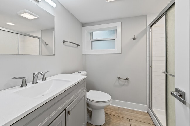 Building Photo - 2144 West Shakespeare-GDN