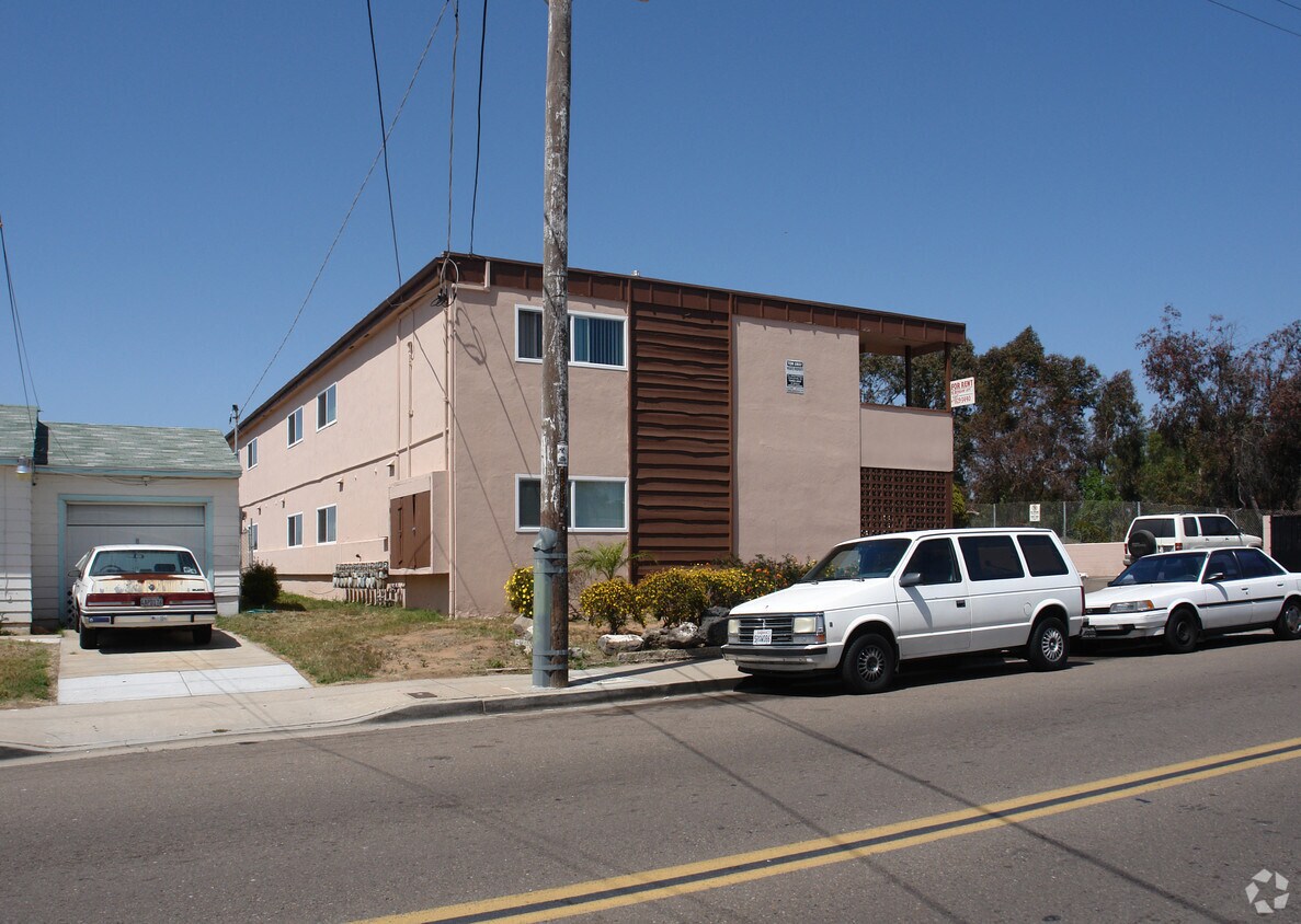 Foto del edificio - 1655 E 16th St