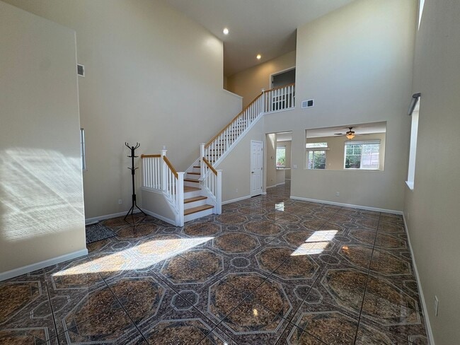 Foto del edificio - 687 Rockspray Cir