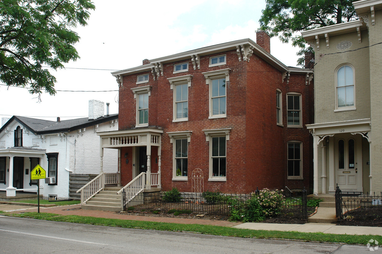 Primary Photo - 125 Constitution St