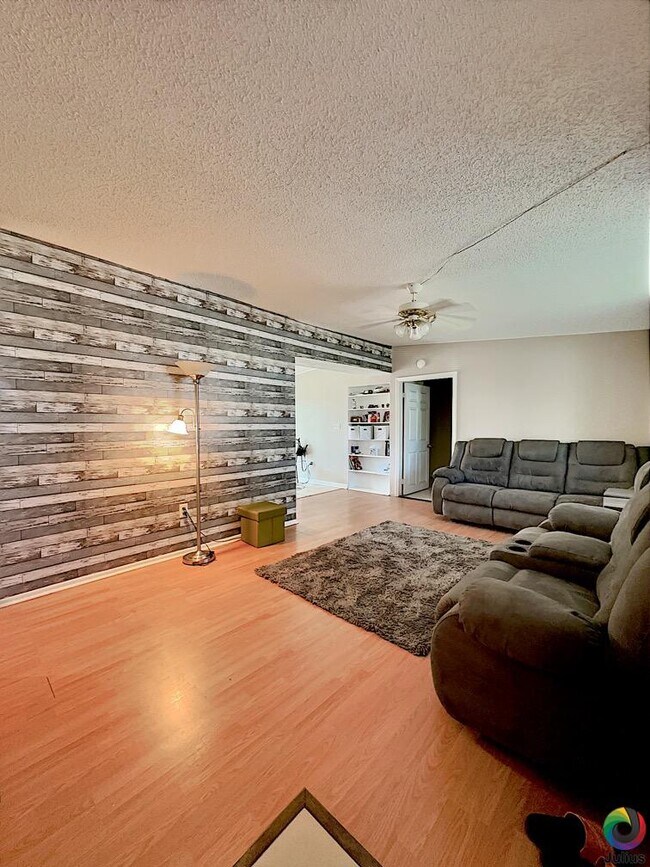 Foto del edificio - 4047 Las Vegas Dr