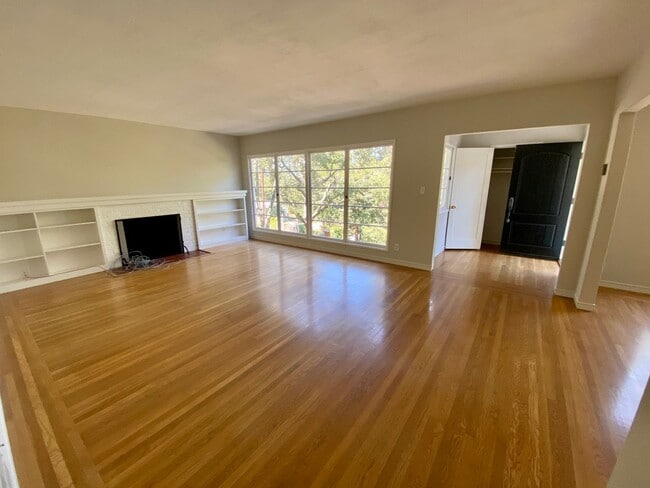 Building Photo - 4 Bedroom Single Family Home for Rent