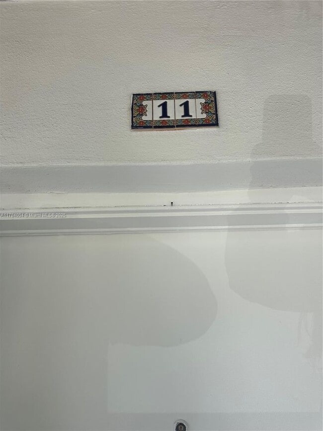 Foto del edificio - 3170 SW 16th St