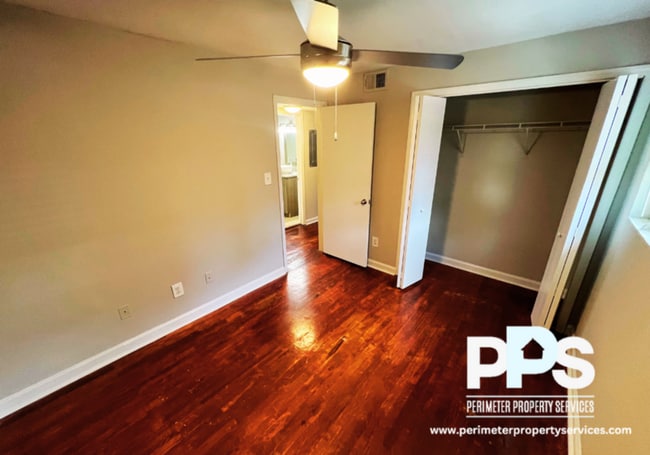 Building Photo - 221 Lampkin St NE