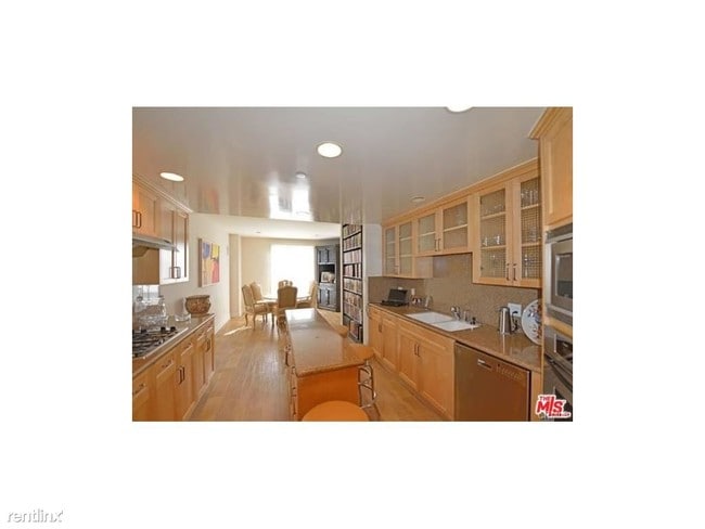 Building Photo - 430 N Oakhurst Dr