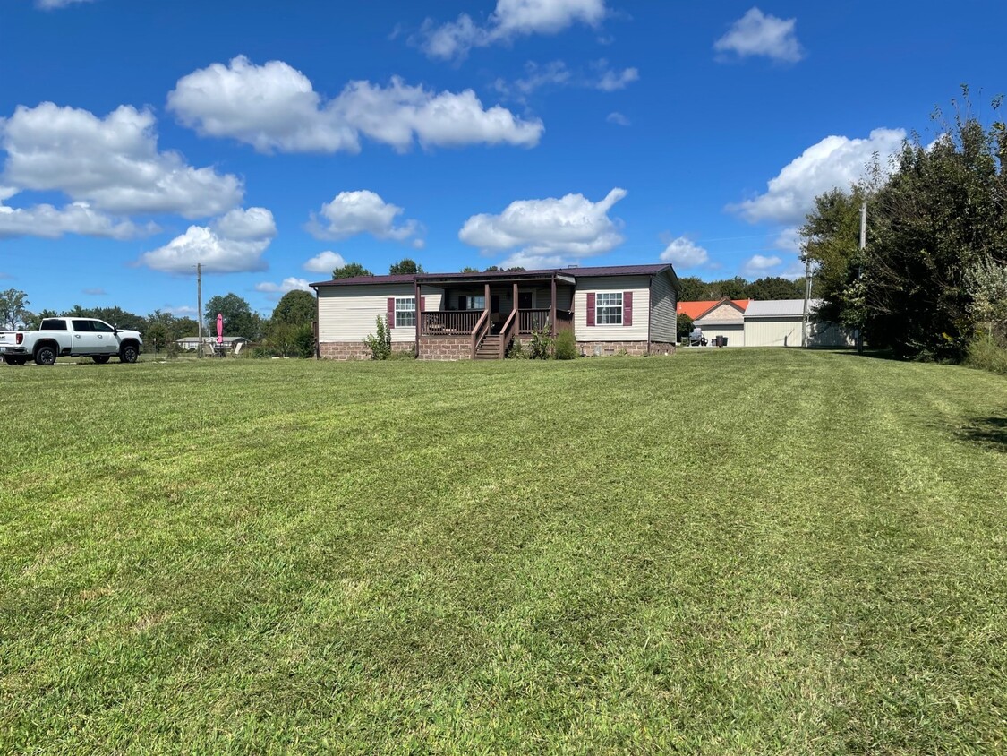 Primary Photo - 662 W Rd