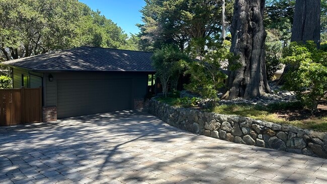 Building Photo - 308 Alberta Way