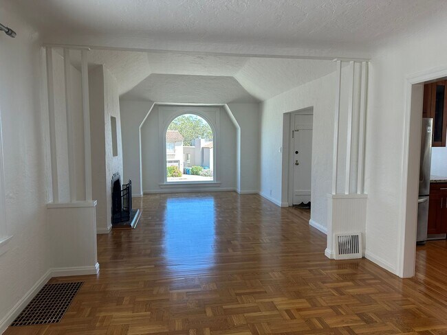 Foto del edificio - Bright & Charming Miraloma Home