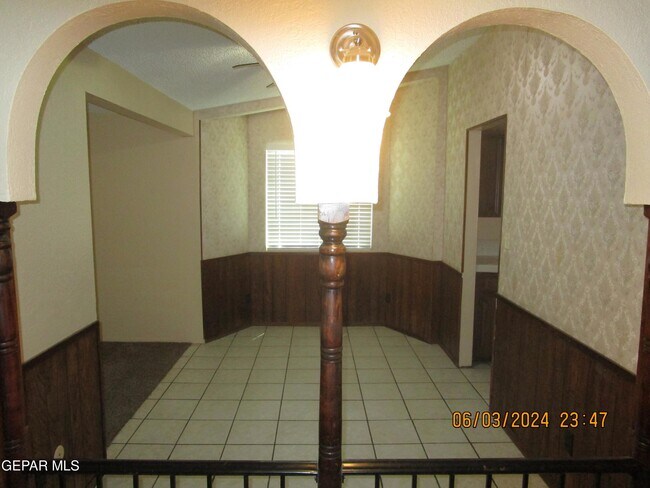 Building Photo - 8020 Algerita Ct