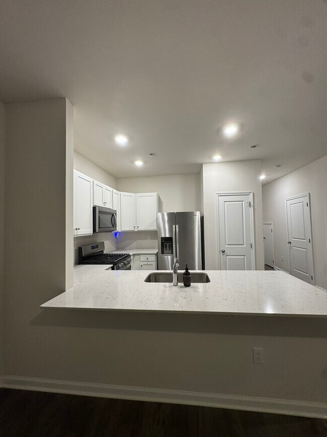 Building Photo - 312 Mazzeo Dr