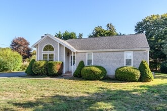 Building Photo - 27 Bellavista Dr