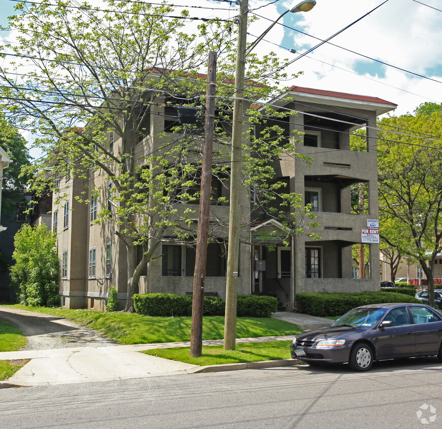 Foto del edificio - The Maple Apartments