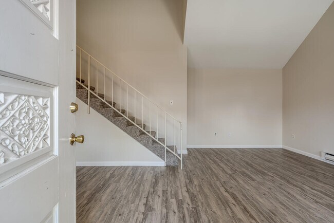Building Photo - 1641 London Cir