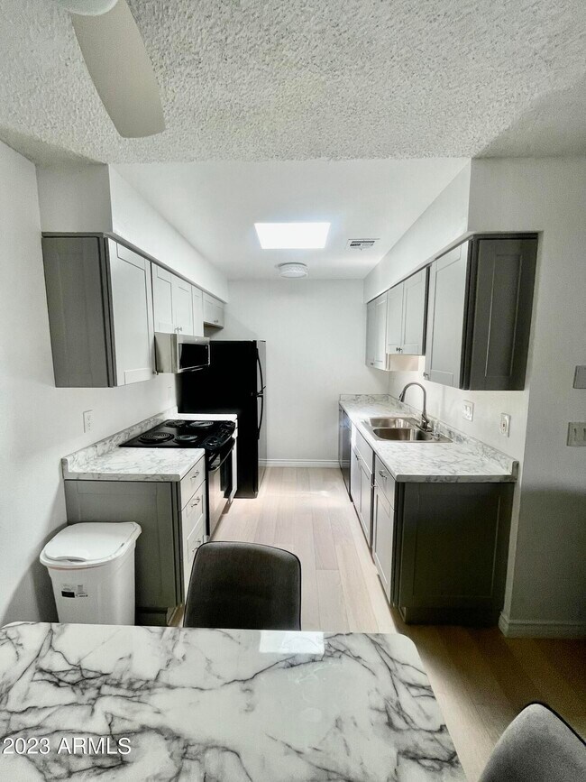 9027 W Elm St, Phoenix, AZ 85037 Townhome Rentals in Phoenix AZ