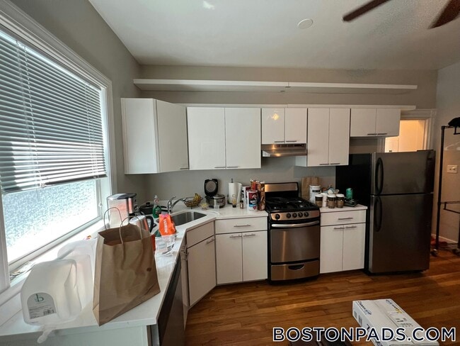 Building Photo - 26 JFK St.